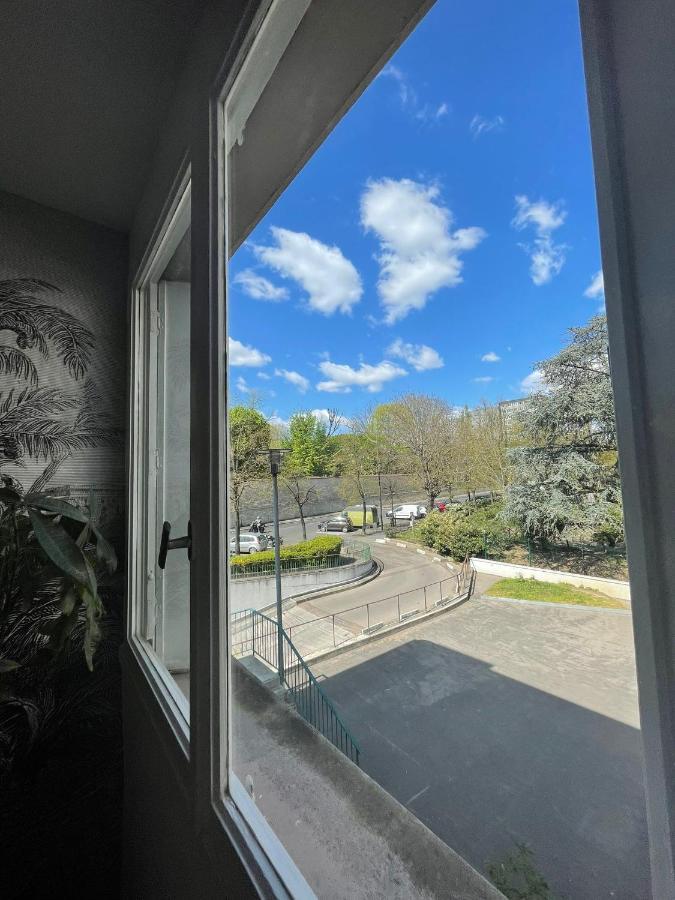 Paris: 2P refait à neuf et idéalement desservi Exterior foto